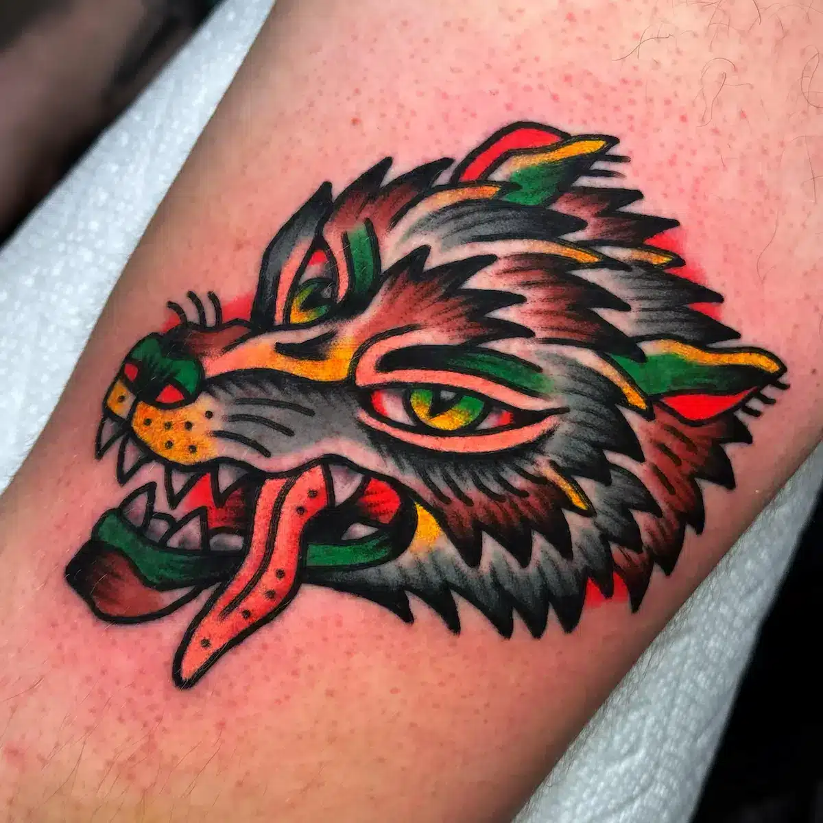 Traditional Snarling Wolf